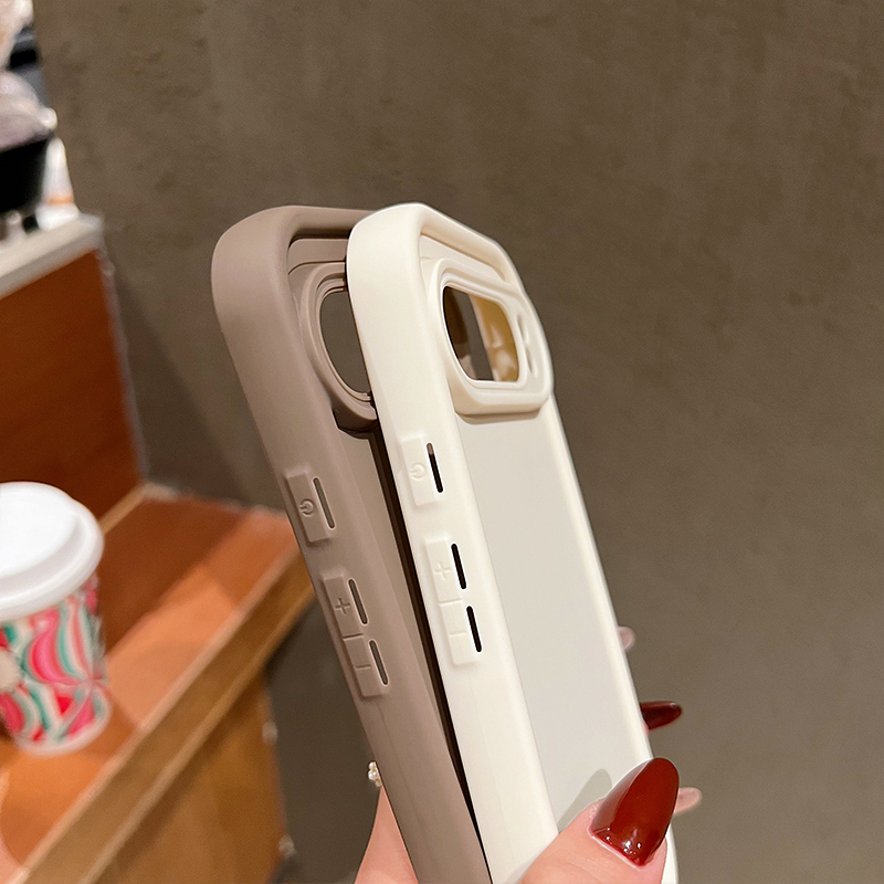 غطاء هاتف مطبوع بقلوب وردية له - مراجعة Google Pixel 9 وسعره